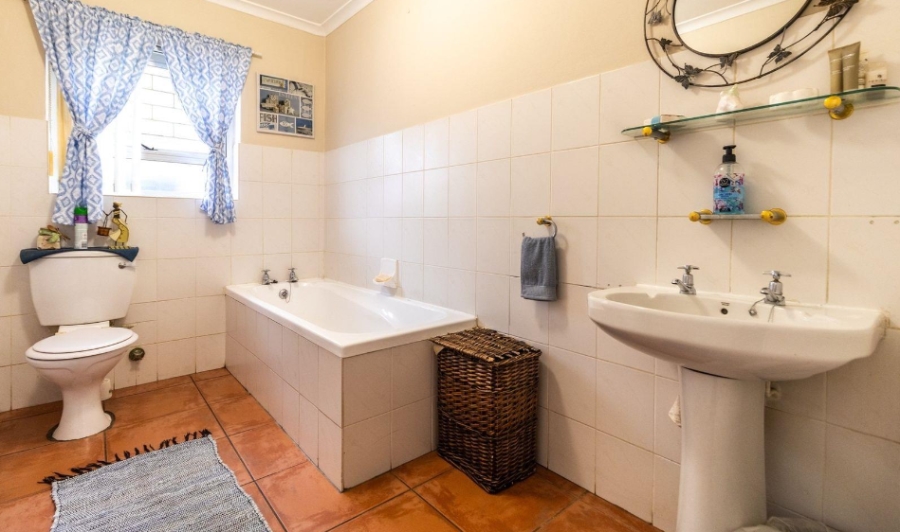 3 Bedroom Property for Sale in Bay Park Western Cape